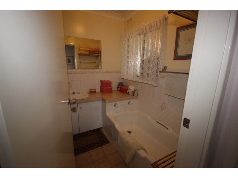 52 Kinarra Street, Tamworth NSW 2340