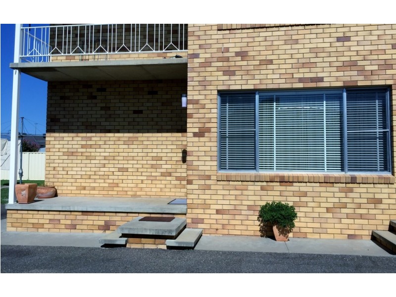 2/16 Burilla Street, Tamworth NSW 2340