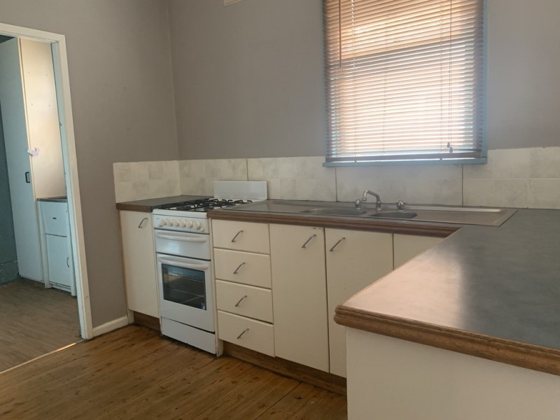 13 Peel Street, Tamworth NSW 2340