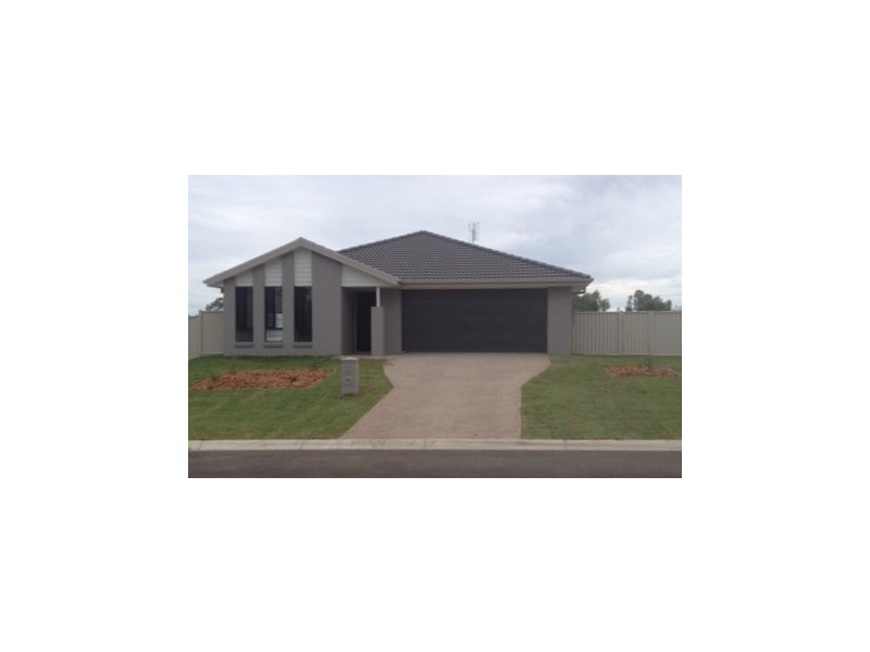 32 Drakeford Street, Tamworth NSW 2340