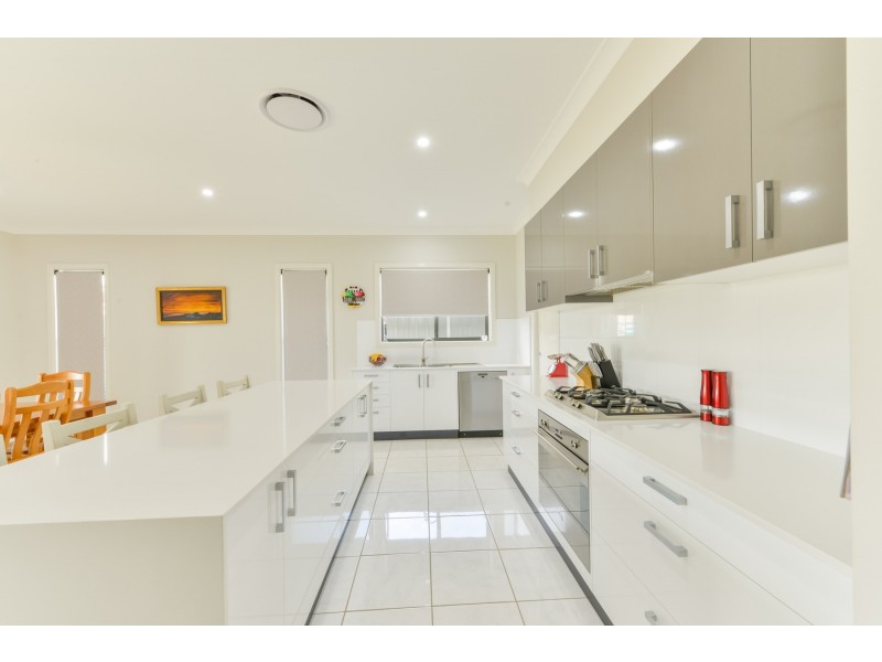 15 Sanctuary Place, Tamworth NSW 2340