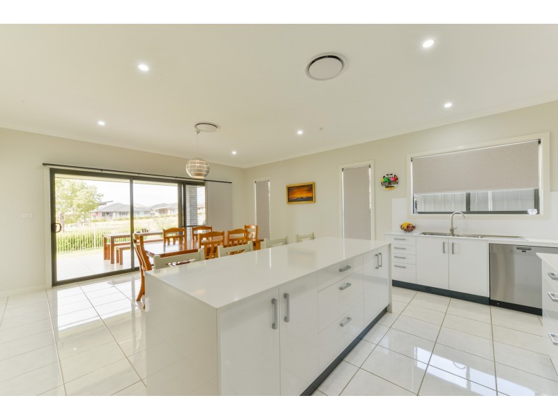 15 Sanctuary Place, Tamworth NSW 2340