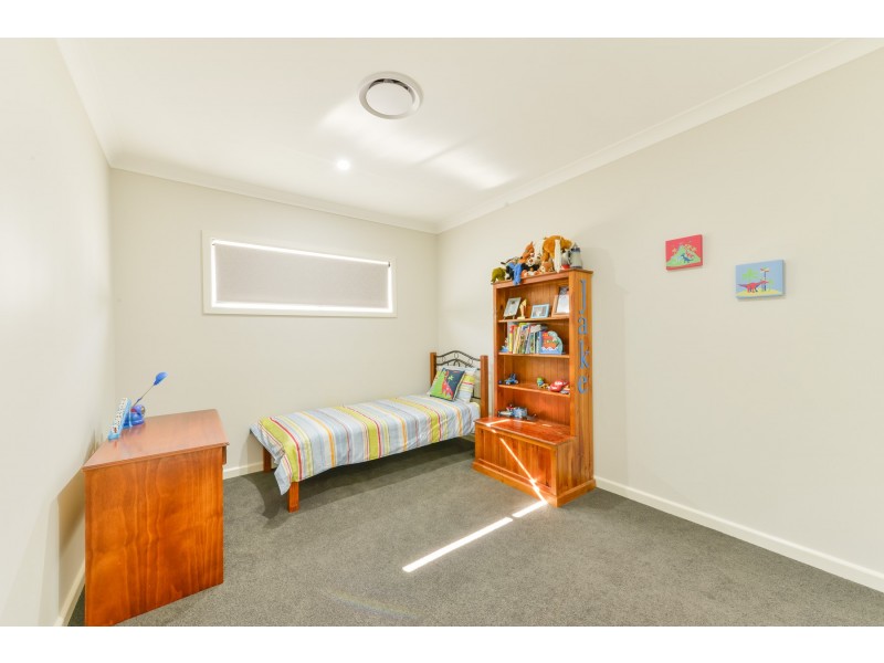 15 Sanctuary Place, Tamworth NSW 2340