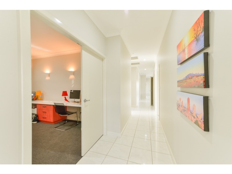 15 Sanctuary Place, Tamworth NSW 2340