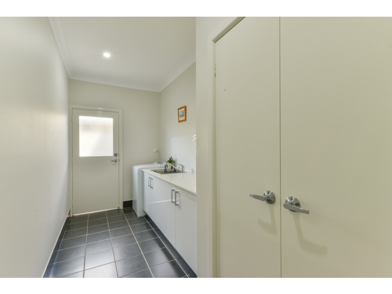 15 Sanctuary Place, Tamworth NSW 2340