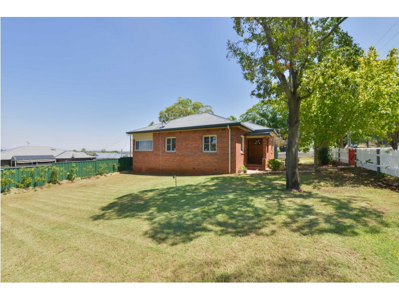 155 Upper Street, Tamworth NSW 2340