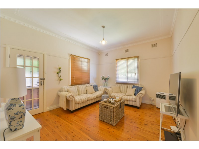155 Upper Street, Tamworth NSW 2340