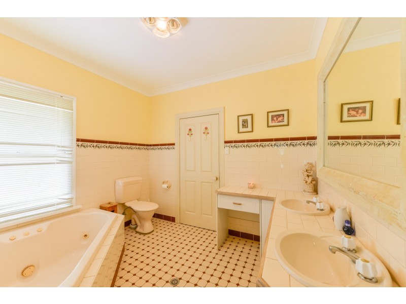 62 Avoca Road, Tamworth NSW 2340