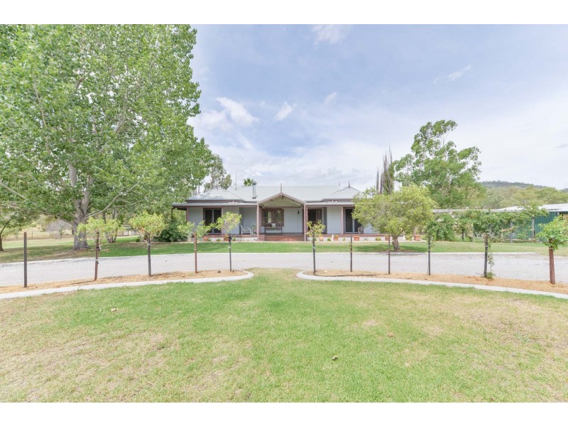 62 Avoca Road, Tamworth NSW 2340