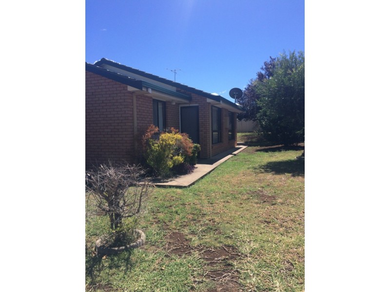 1/7 Cowper Close, North Tamworth NSW 2340