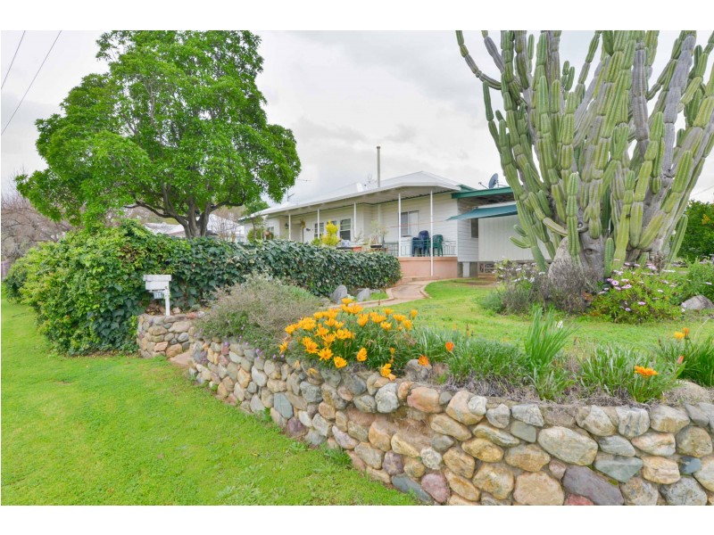 11 Cohen Street, Tamworth NSW 2340