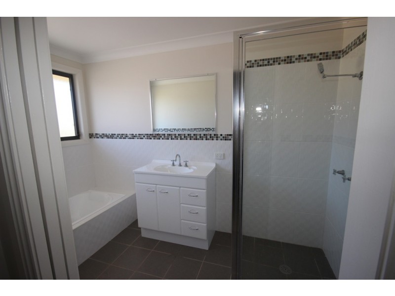 54 The Heights, Tamworth NSW 2340