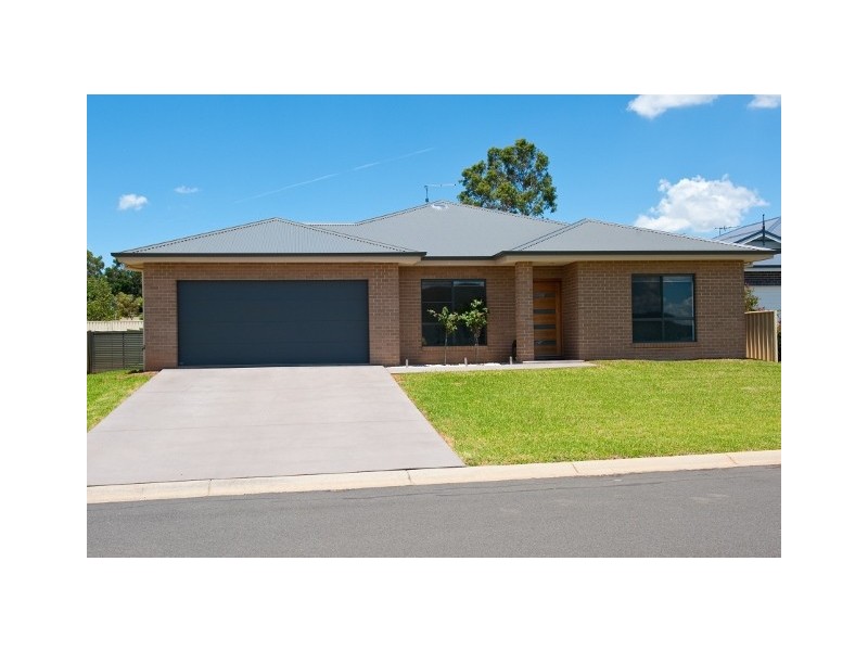 13 Penlee Road, Tamworth NSW 2340