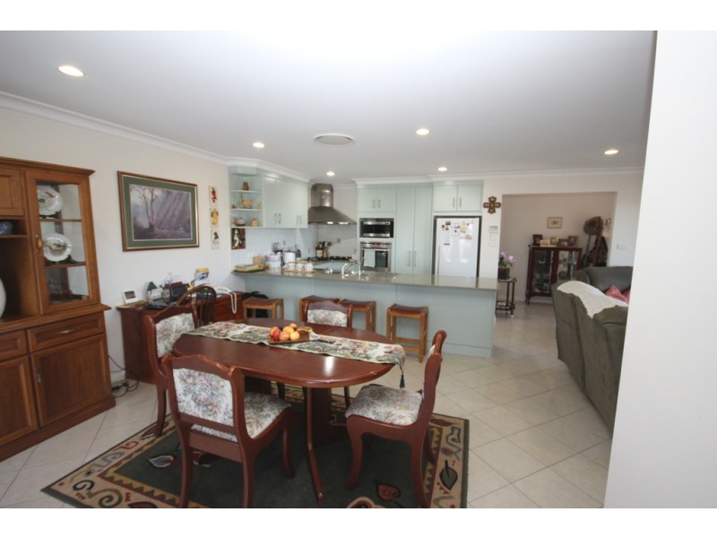 1 Warrabah Close, Tamworth NSW 2340