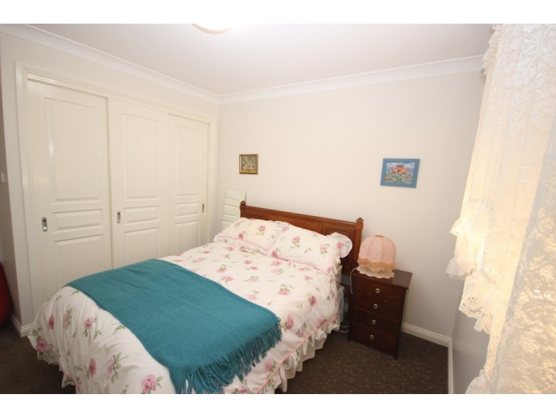 1 Warrabah Close, Tamworth NSW 2340