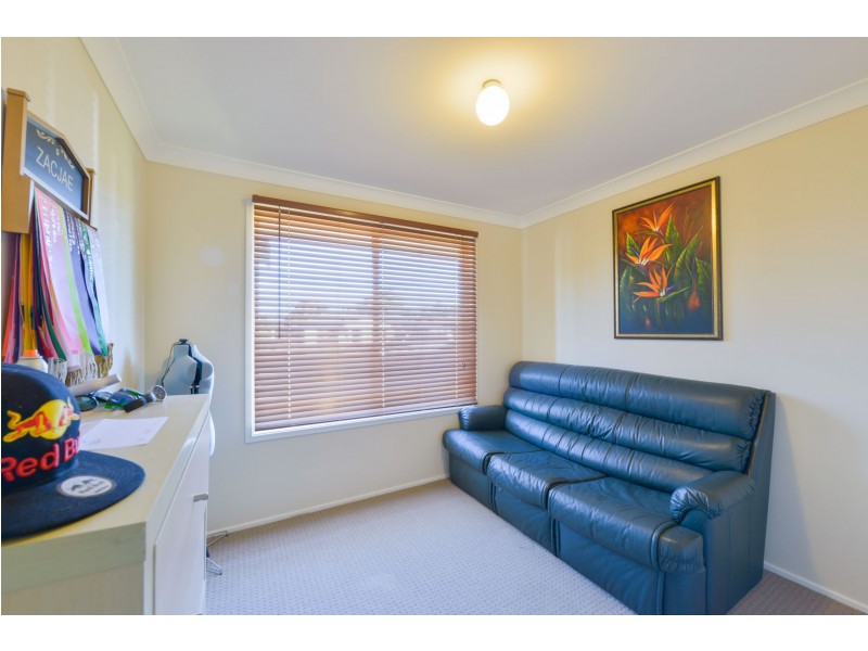 10 Grant Street, Kootingal NSW 2352