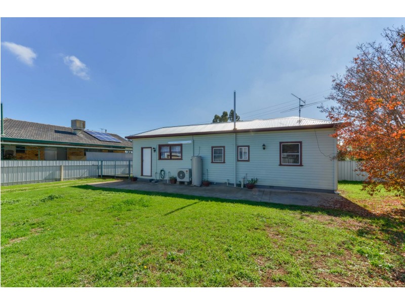 9 Electra Street, Tamworth NSW 2340