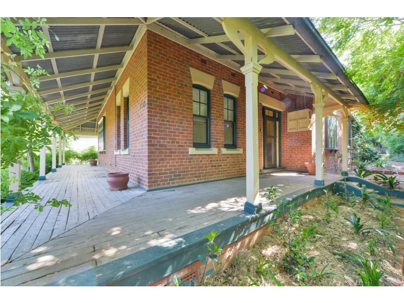 120 Carthage Street, Tamworth NSW 2340