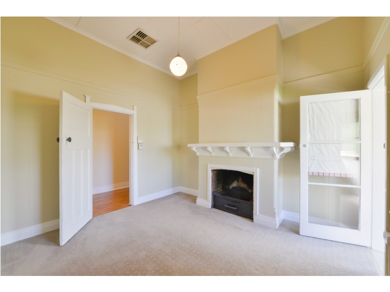 120 Carthage Street, Tamworth NSW 2340