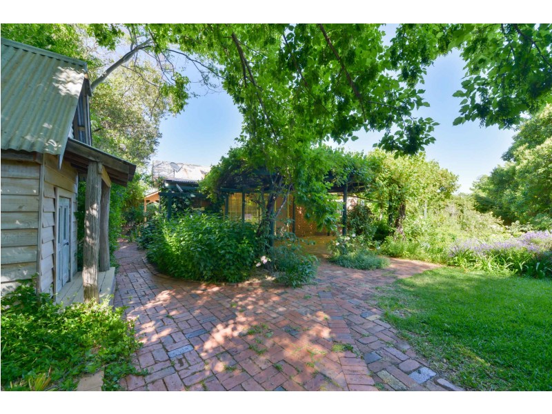 120 Carthage Street, Tamworth NSW 2340