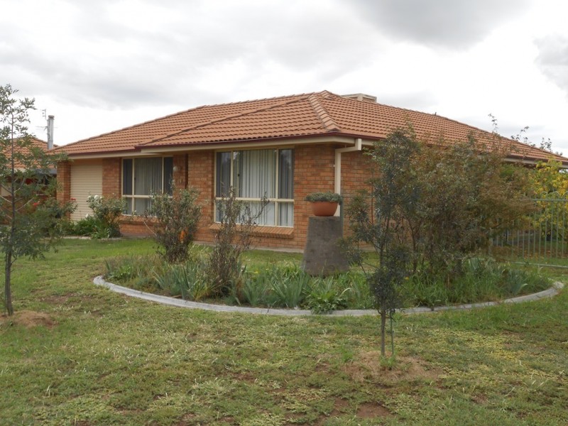 14 Dewhurst Street, Tamworth NSW 2340