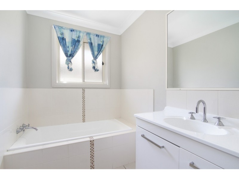 19 Orley Drive, Tamworth NSW 2340