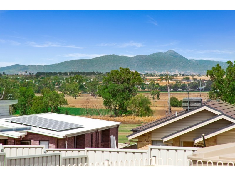 19 Orley Drive, Tamworth NSW 2340