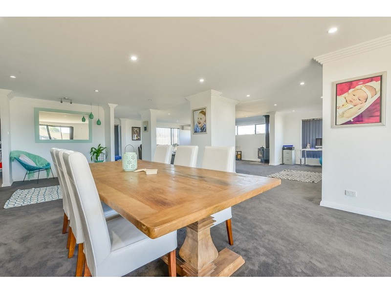 17 Manina Way, Tamworth NSW 2340