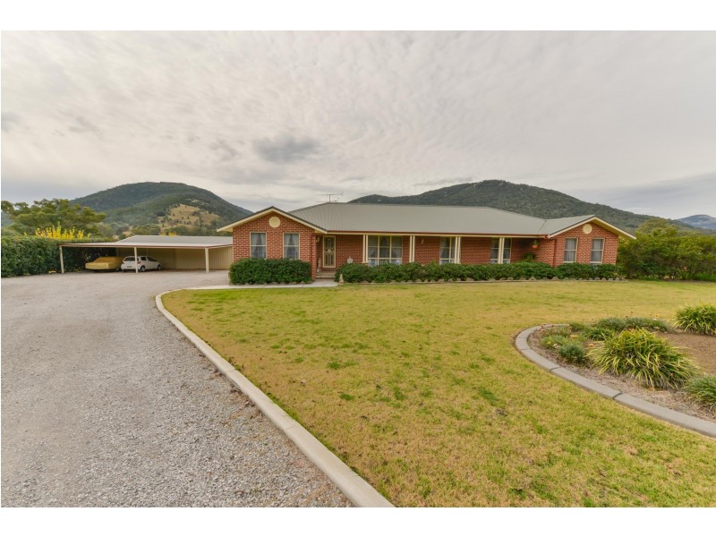 140 Elizabeth Drive, Tamworth NSW 2340