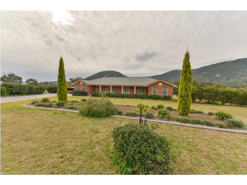 140 Elizabeth Drive, Tamworth NSW 2340