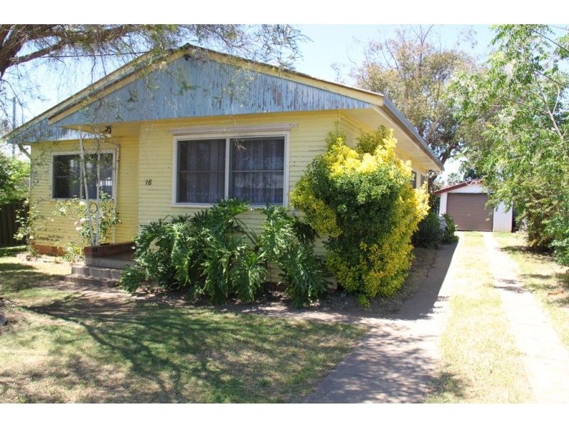 16 Bent Street, Tamworth NSW 2340