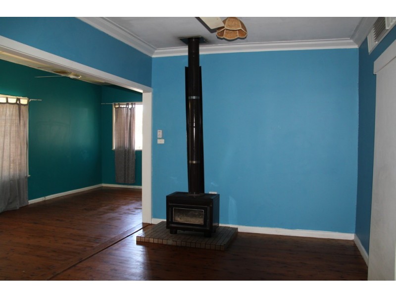 16 Bent Street, Tamworth NSW 2340