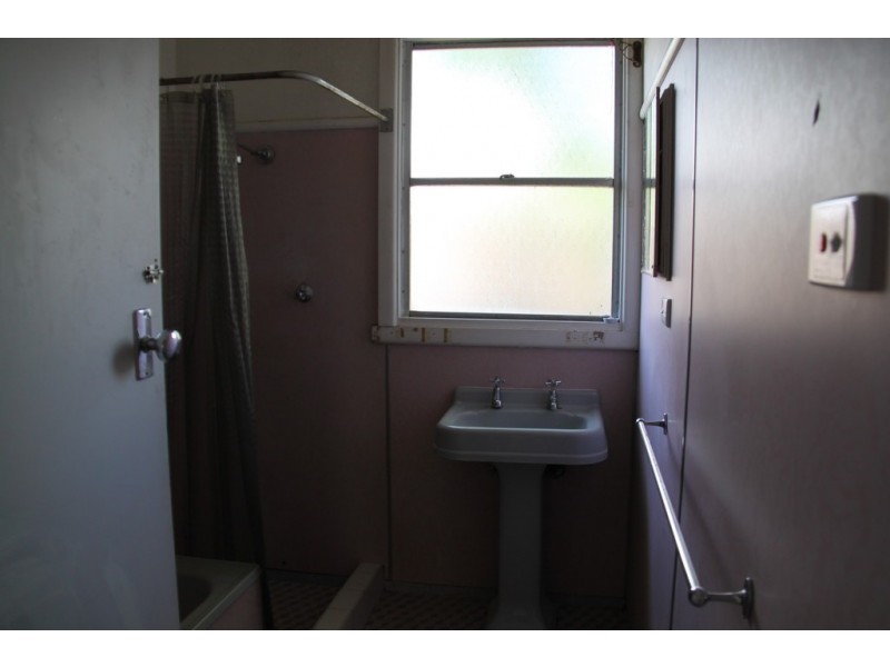 16 Bent Street, Tamworth NSW 2340