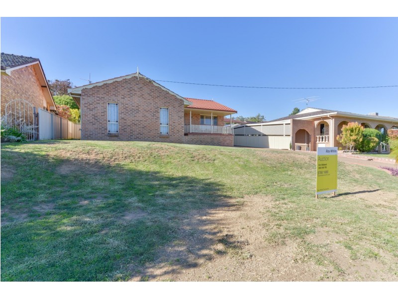 8 Brolga Way, Tamworth NSW 2340
