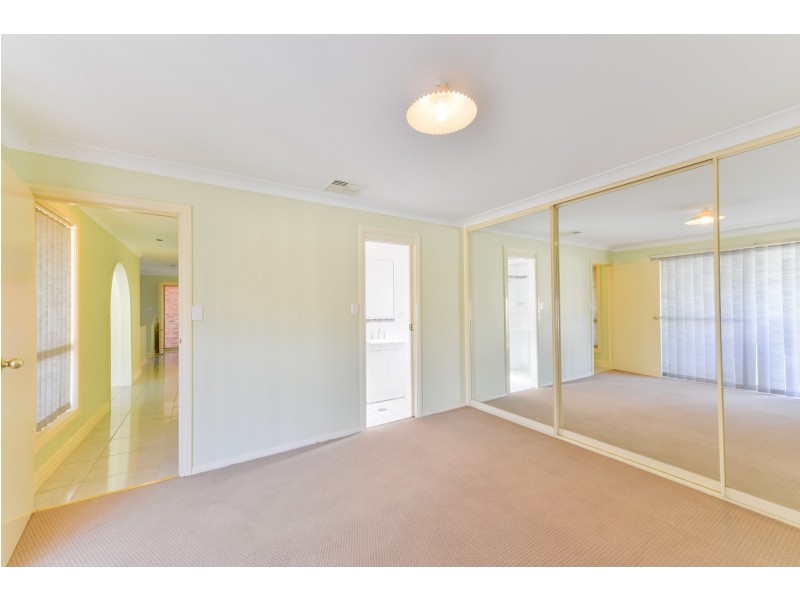 8 Brolga Way, Tamworth NSW 2340