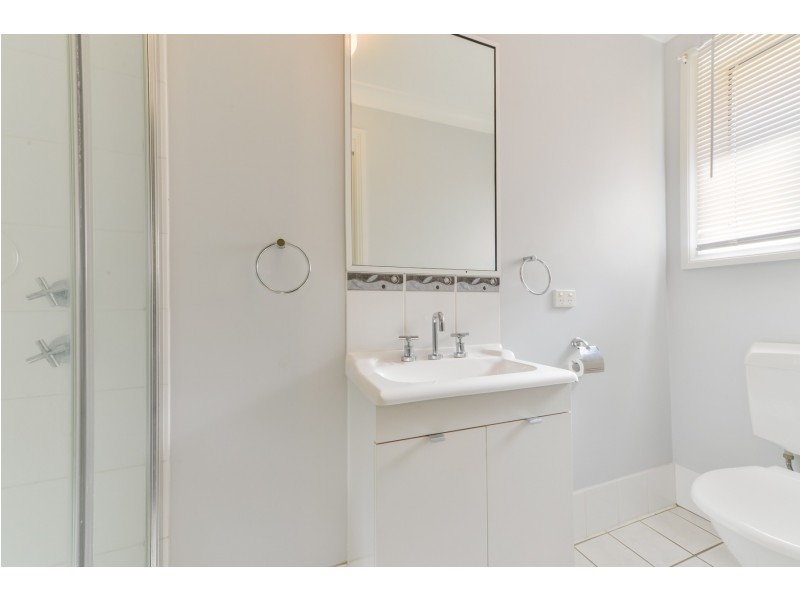 8 Brolga Way, Tamworth NSW 2340