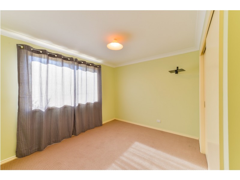 8 Brolga Way, Tamworth NSW 2340