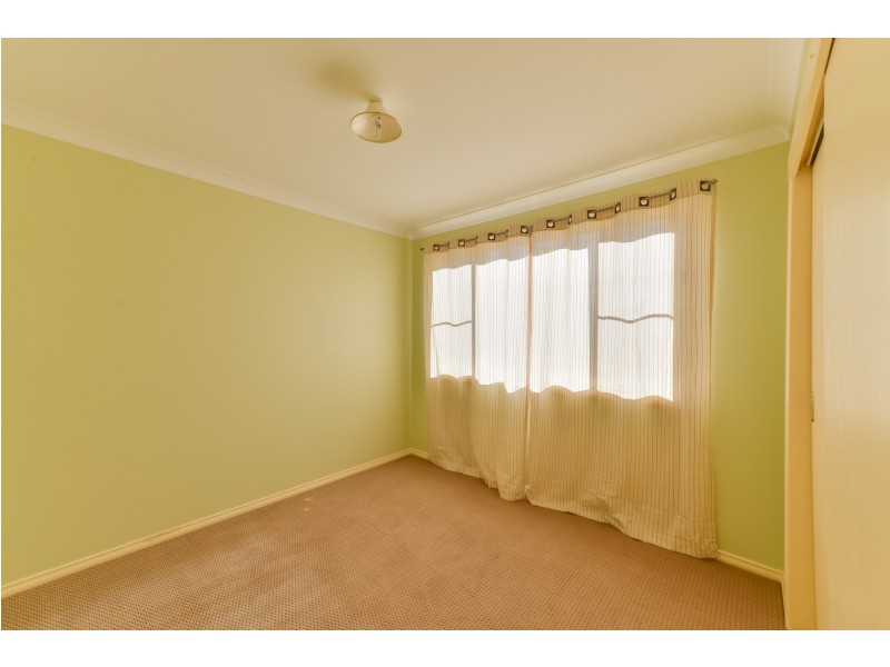 8 Brolga Way, Tamworth NSW 2340