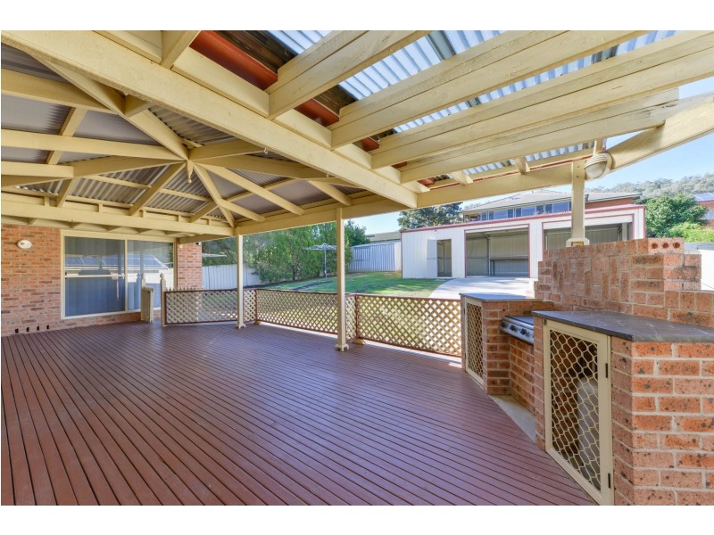 8 Brolga Way, Tamworth NSW 2340