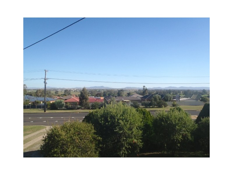 208 Manilla Road, Tamworth NSW 2340