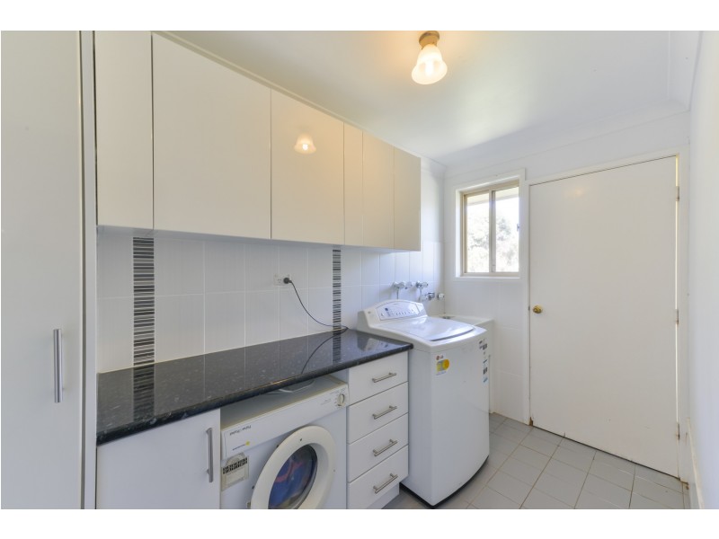 2 Palmer Drive, Tamworth NSW 2340