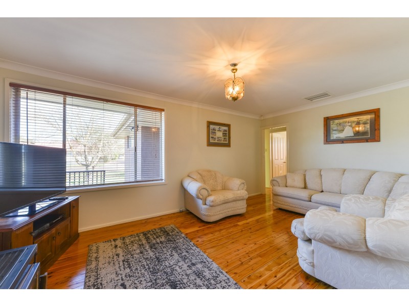 2 Flinders Street, Westdale NSW 2340