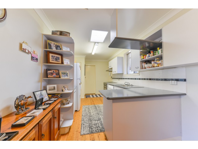 2 Flinders Street, Westdale NSW 2340