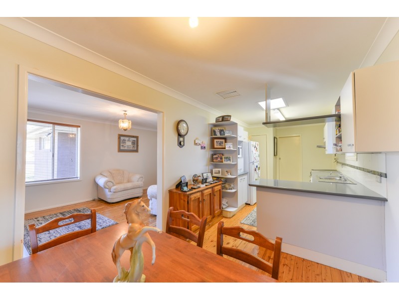 2 Flinders Street, Westdale NSW 2340