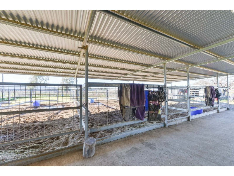 2 Flinders Street, Westdale NSW 2340