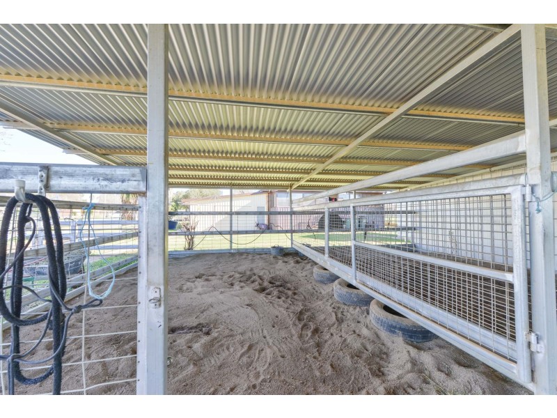 2 Flinders Street, Westdale NSW 2340