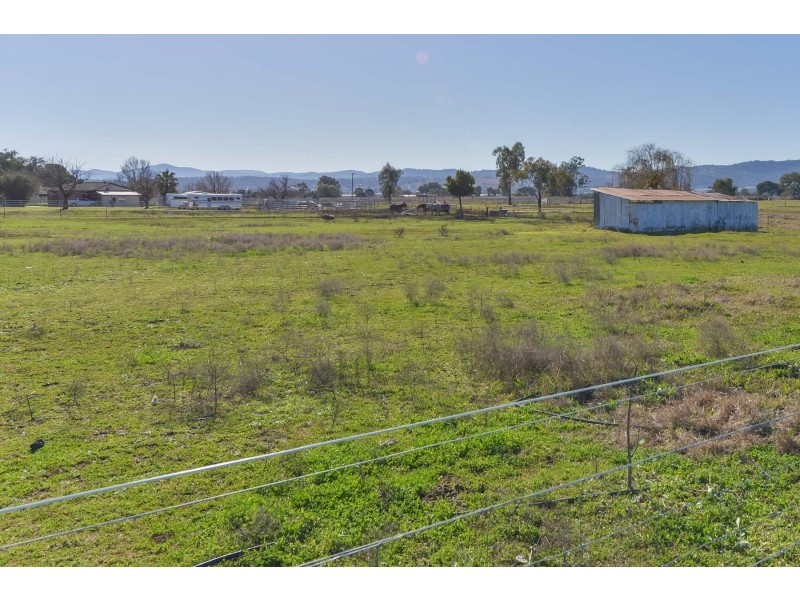 2 Flinders Street, Westdale NSW 2340