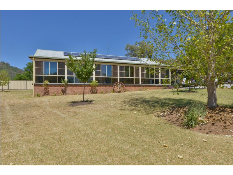 90 Woodside Chase, Tamworth NSW 2340