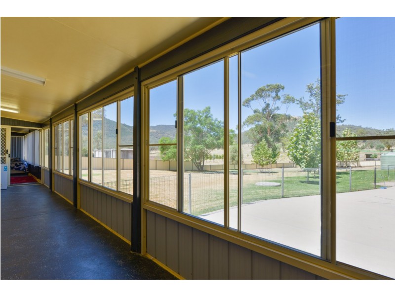 90 Woodside Chase, Tamworth NSW 2340