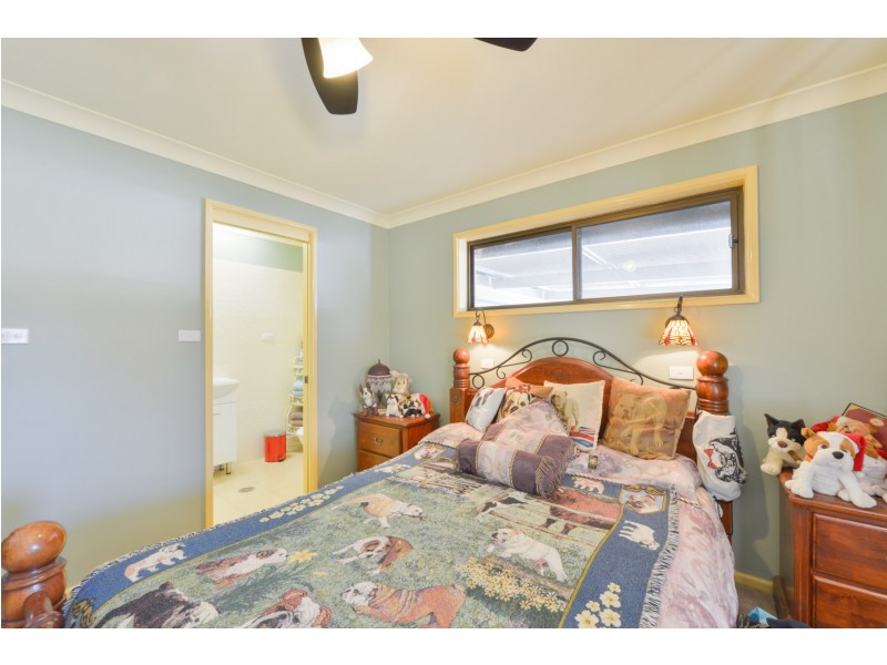 90 Woodside Chase, Tamworth NSW 2340